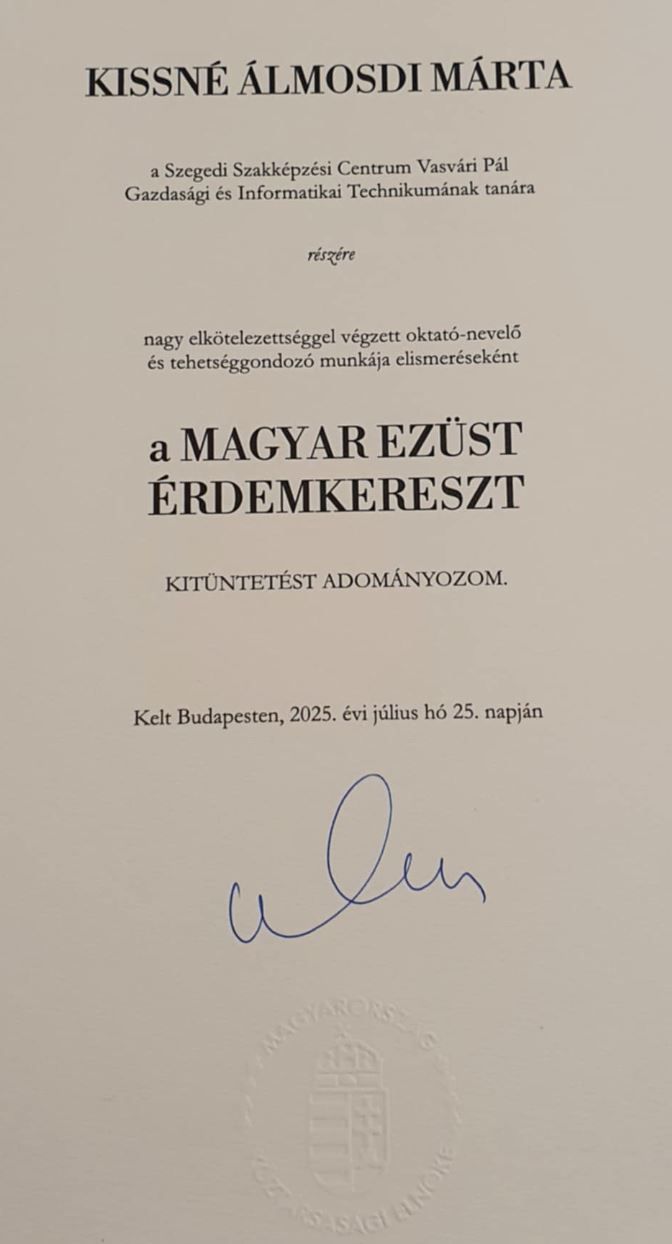 2025-magyar-ezust-erdemkereszt-2.JPG