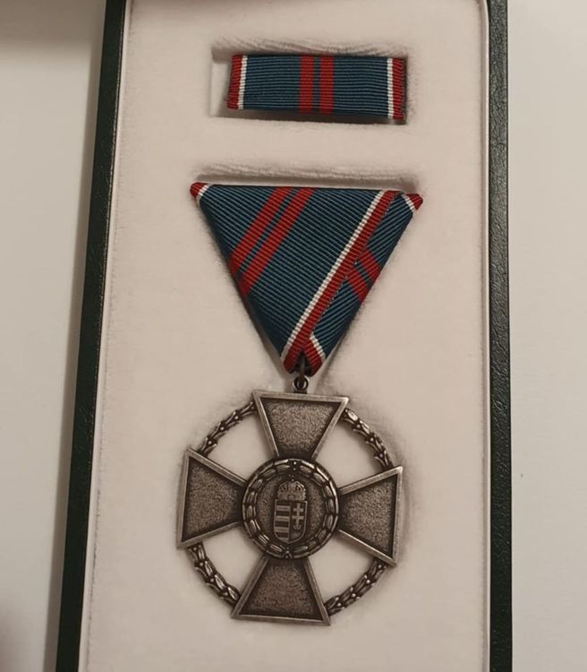 Magyar Ezüst Érdemkereszt kitüntetés