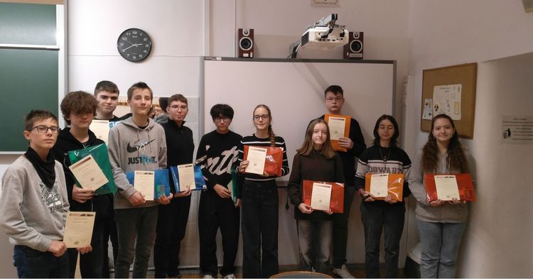 Általános iskolások matematika és informatika versenyének díjazottjai